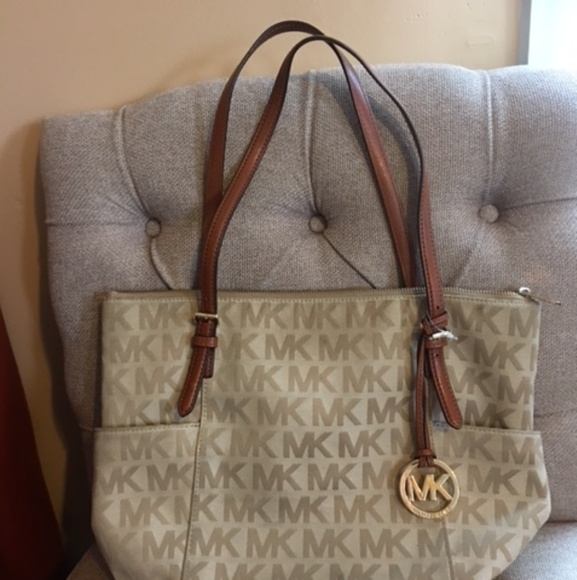 Michael Kors Handbags - Michael Kors Tote